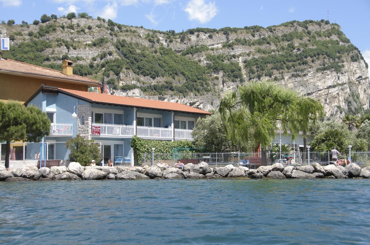 Casa Toblini Al Lago On The Beach Torbole Sul Garda Extérieur photo